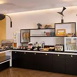 Hotel Elysées 8